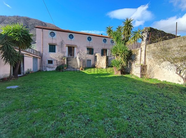 appartamento in vendita a Giffoni Valle Piana in zona Santa Caterina