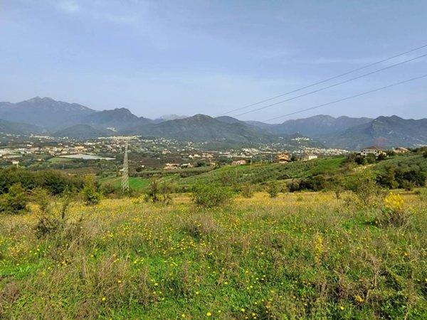 terreno agricolo in vendita a Giffoni Valle Piana in zona Santa Maria a Vico