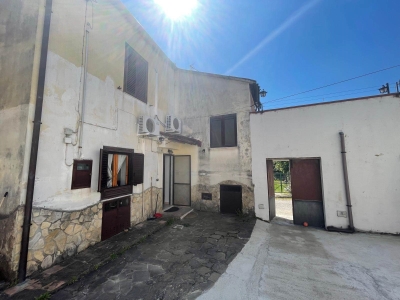 appartamento in vendita a Giffoni Valle Piana in zona San Giovanni