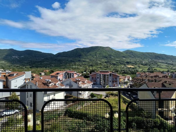 pentavano in vendita a Giffoni Valle Piana