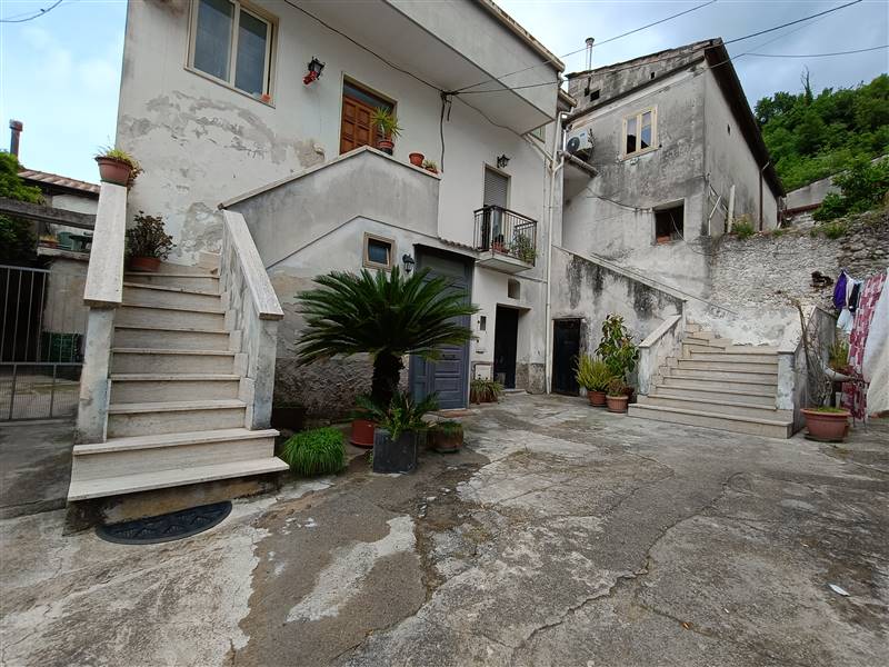 appartamento in vendita a Giffoni Valle Piana in zona Vassi
