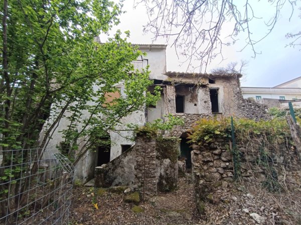 casa indipendente in vendita a Giffoni Valle Piana in zona Sovvieco