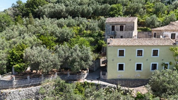 casa indipendente in vendita a Giffoni Valle Piana in zona Terravecchia
