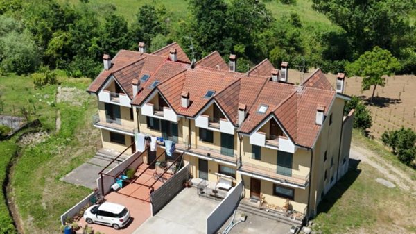 casa indipendente in vendita a Giffoni Valle Piana in zona Ornito