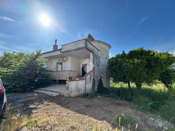 casa indipendente in vendita a Giffoni Valle Piana in zona Ornito