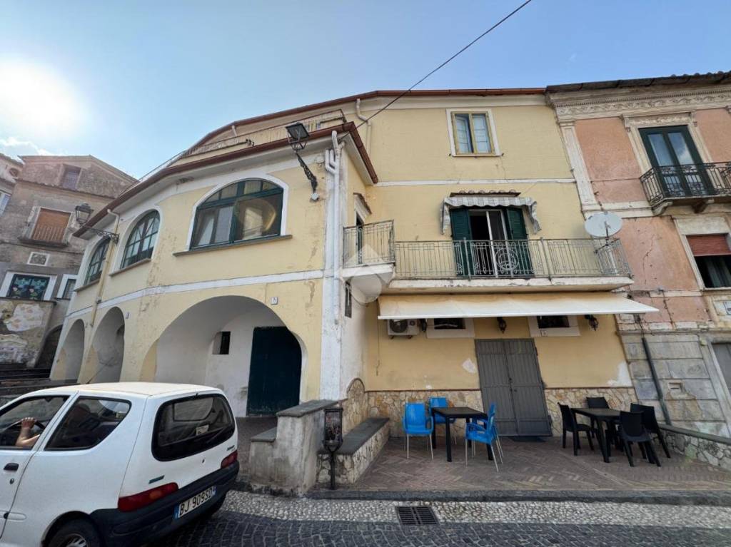 appartamento in vendita a Giffoni Valle Piana in zona Curti