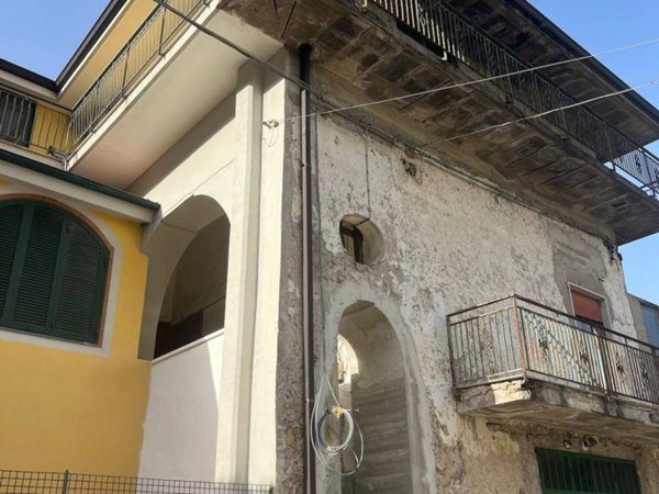 casa semindipendente in vendita a Giffoni Valle Piana in zona San Giovanni