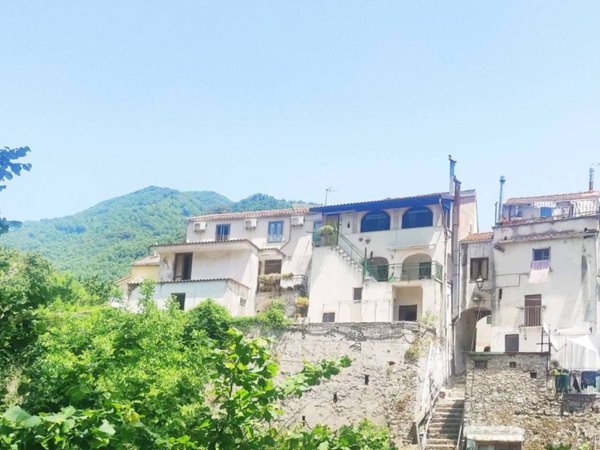 appartamento in vendita a Giffoni Valle Piana in zona Curti