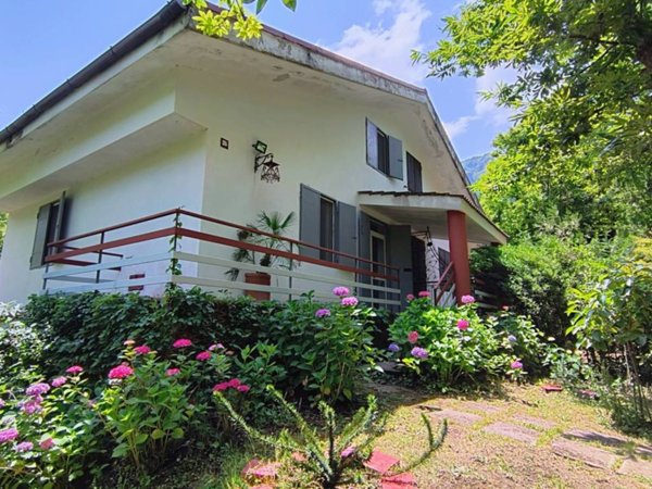 casa indipendente in vendita a Giffoni Valle Piana