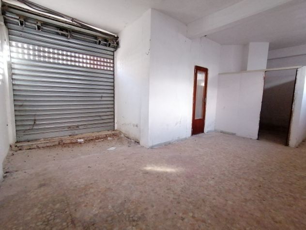 locale commerciale in vendita a Giffoni Valle Piana