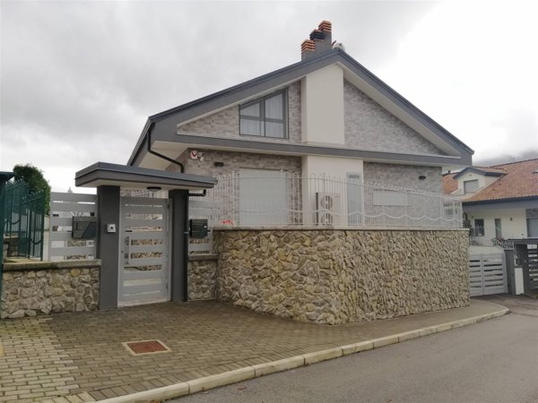casa indipendente in vendita a Giffoni Valle Piana