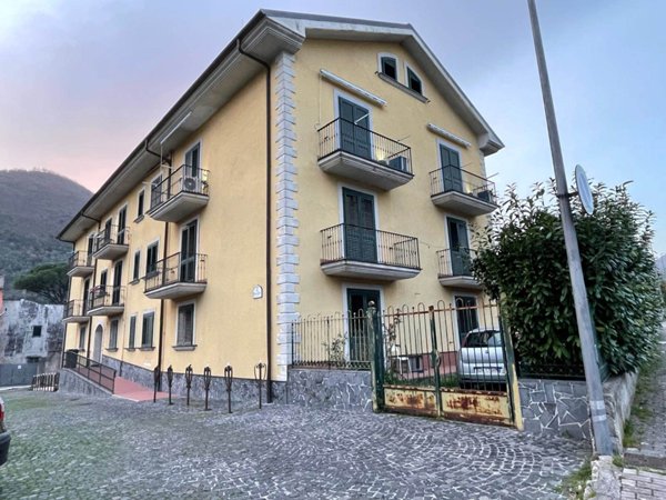 appartamento in vendita a Giffoni Valle Piana in zona Chieve