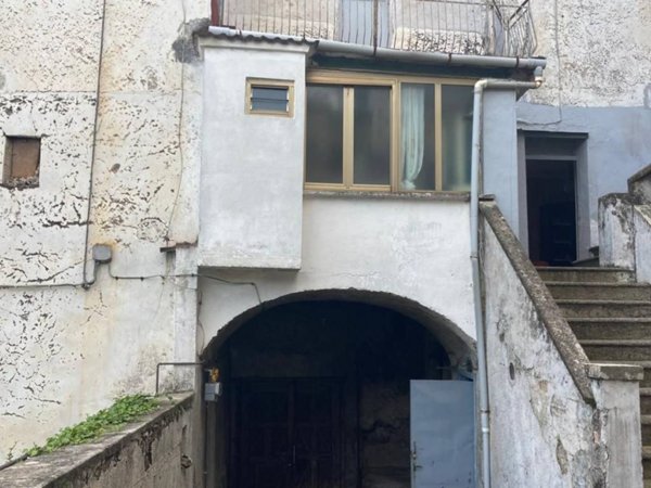 appartamento in vendita a Giffoni Valle Piana in zona Curti