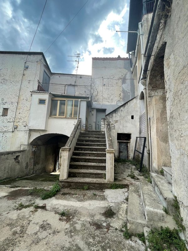 appartamento in vendita a Giffoni Valle Piana in zona Curti