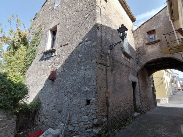 casa indipendente in vendita a Giffoni Valle Piana in zona Ornito