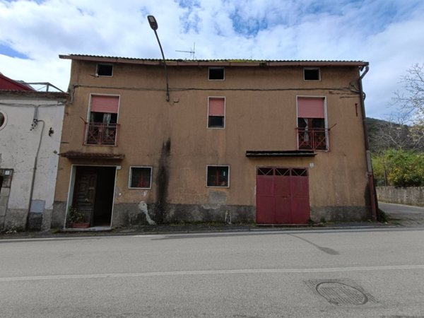 casa indipendente in vendita a Giffoni Valle Piana in zona San Giovanni
