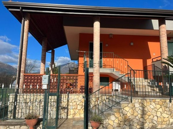 casa indipendente in vendita a Giffoni Valle Piana in zona Santa Maria a Vico