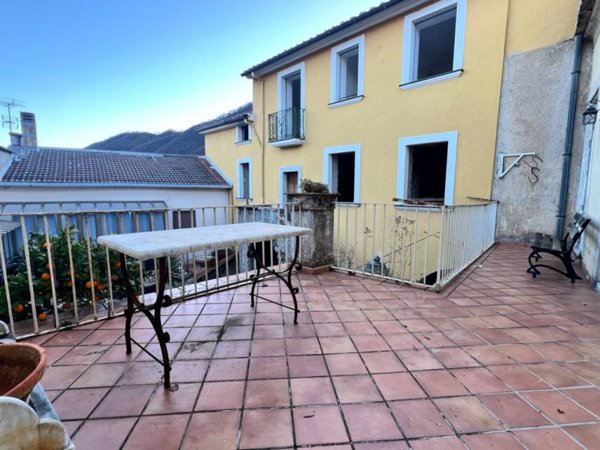 casa indipendente in vendita a Giffoni Valle Piana in zona Curti