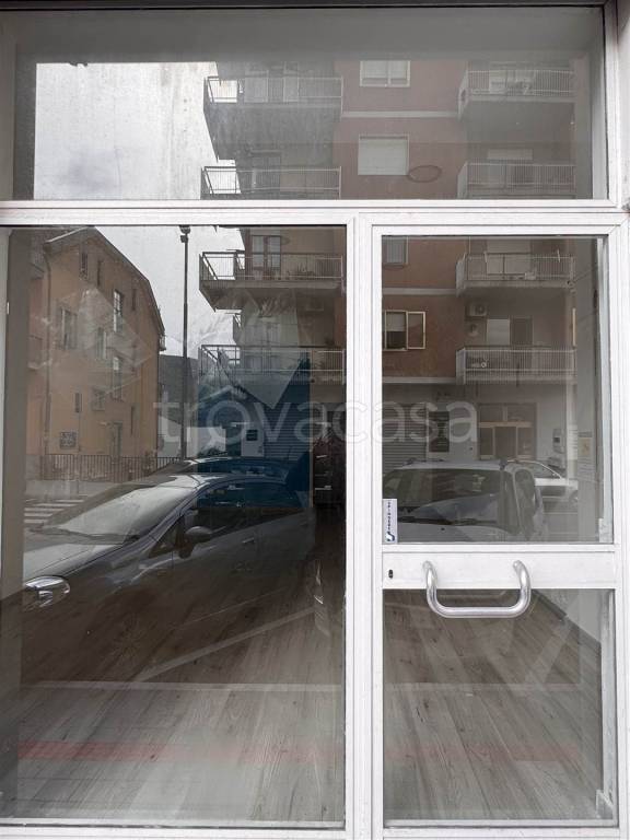 negozio in vendita a Giffoni Valle Piana