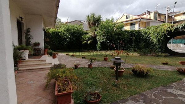 casa indipendente in vendita a Giffoni Valle Piana in zona San Giovanni
