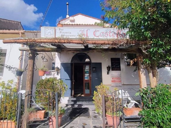 negozio in vendita a Giffoni Valle Piana in zona Terravecchia