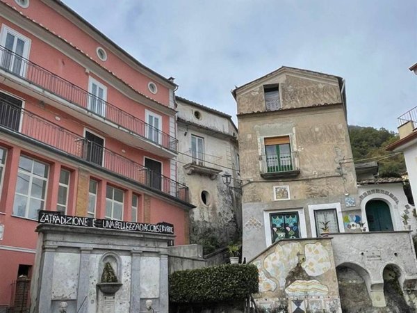 casa indipendente in vendita a Giffoni Valle Piana