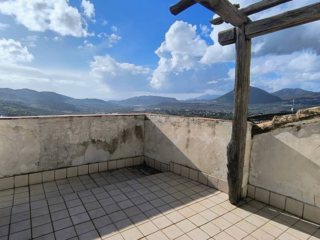 casa indipendente in vendita a Giffoni Valle Piana in zona Terravecchia