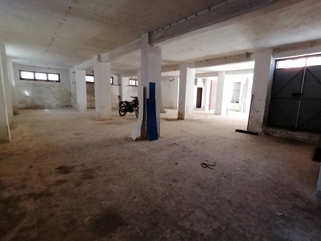 locale commerciale in vendita a Giffoni Valle Piana