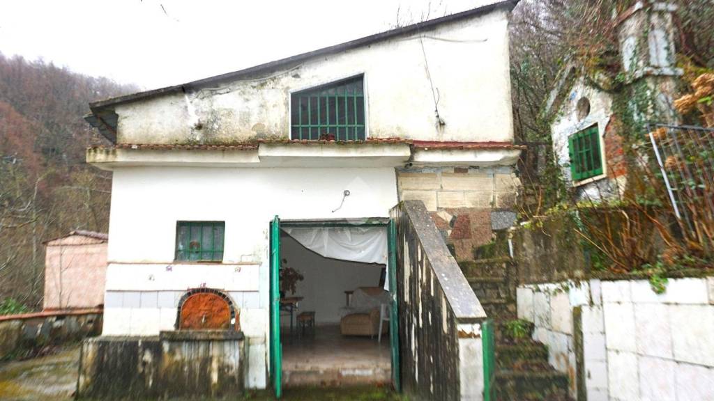 casa indipendente in vendita a Giffoni Valle Piana