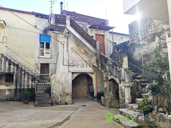casa semindipendente in vendita a Giffoni Valle Piana