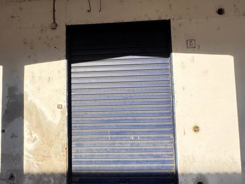 negozio in vendita a Giffoni Valle Piana