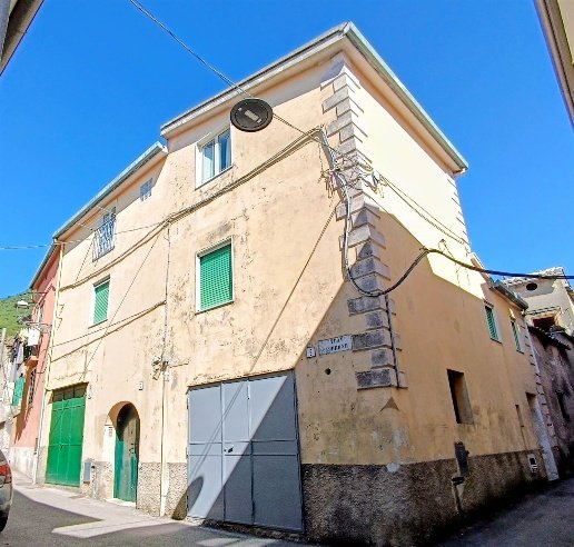 appartamento in vendita a Giffoni Valle Piana in zona Curti