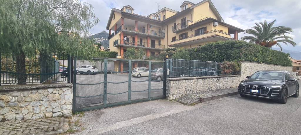 appartamento in vendita a Giffoni Valle Piana