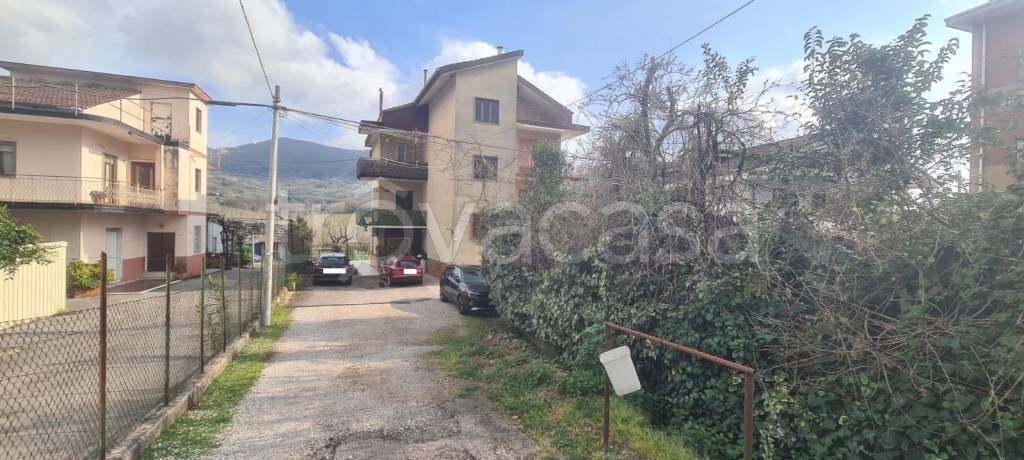 appartamento in vendita a Giffoni Valle Piana in zona Santa Maria a Vico