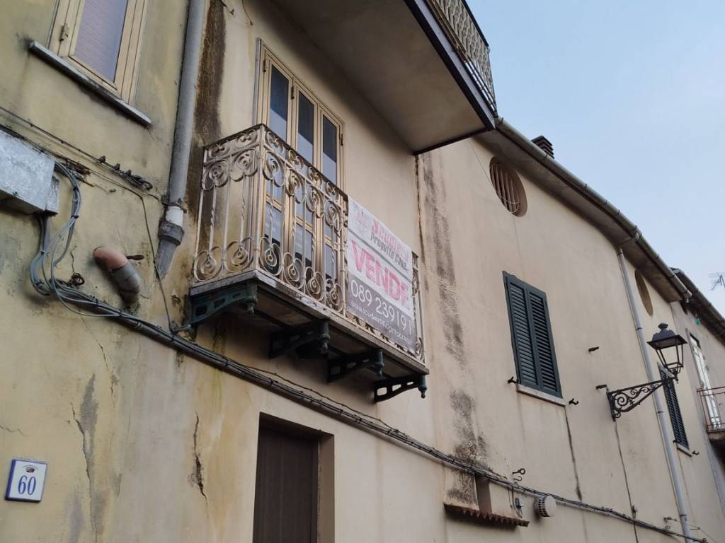 appartamento in vendita a Giffoni Valle Piana in zona Curti