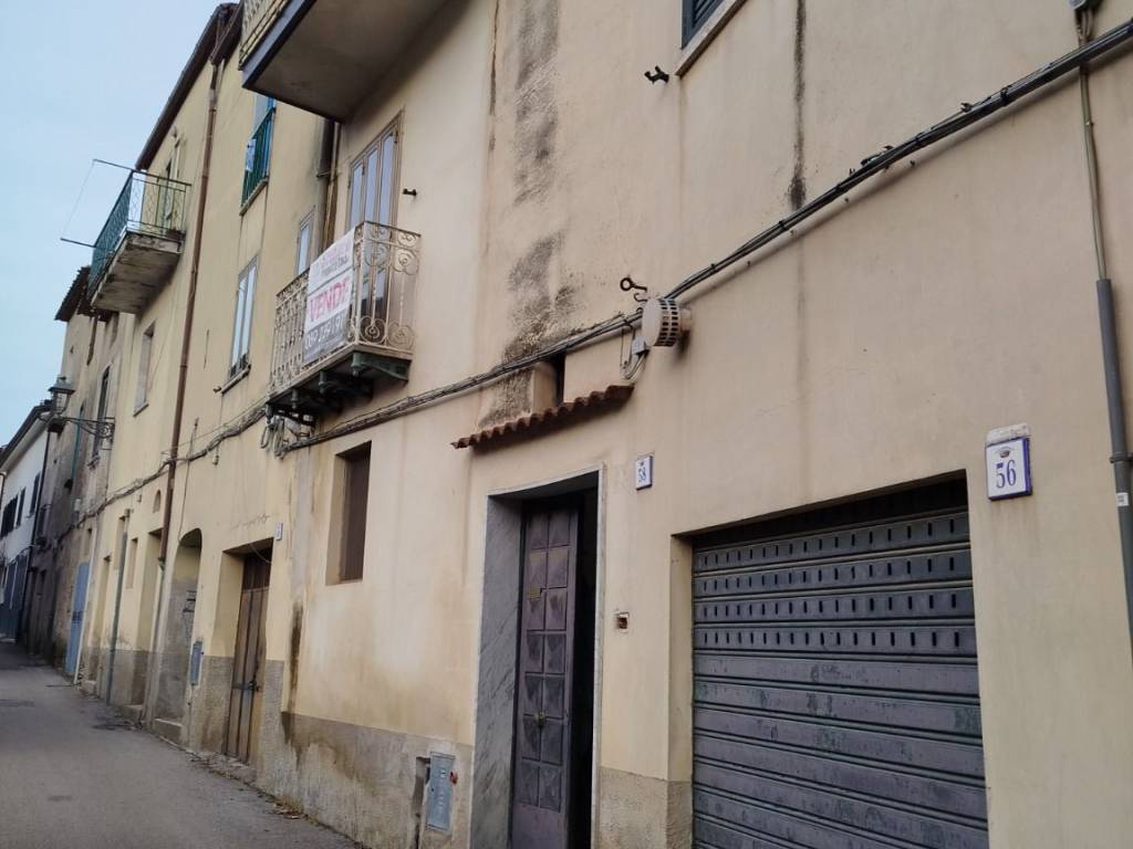 appartamento in vendita a Giffoni Valle Piana in zona Curti