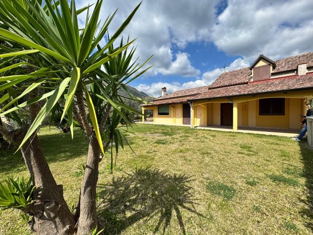 casa indipendente in vendita a Giffoni Valle Piana