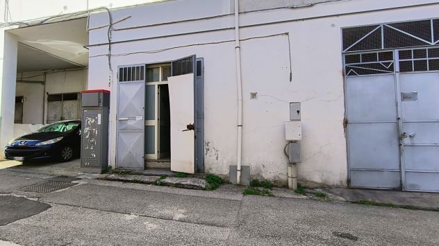 ufficio in vendita a Giffoni Valle Piana