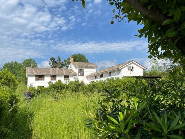 casa indipendente in vendita a Giffoni Valle Piana