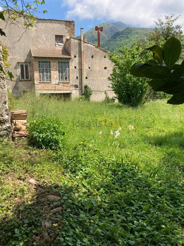 casa indipendente in vendita a Giffoni Valle Piana in zona Curti