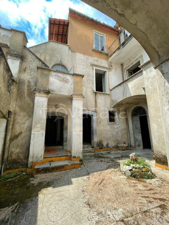 casa indipendente in vendita a Giffoni Valle Piana in zona Curti