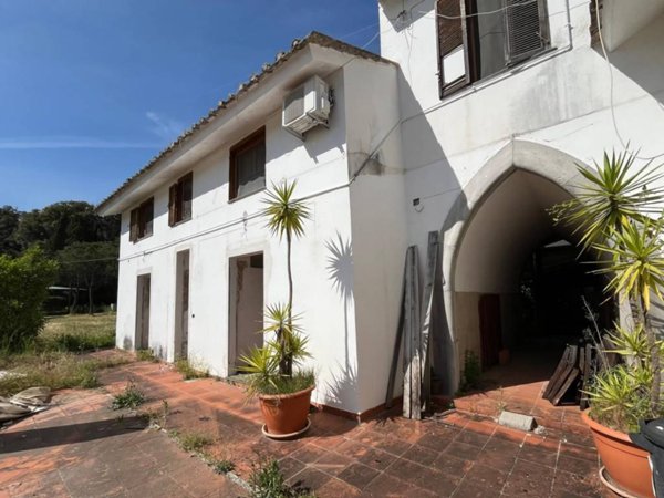 casa indipendente in vendita a Giffoni Valle Piana