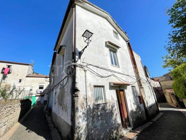 casa indipendente in vendita a Giffoni Valle Piana in zona Chieve