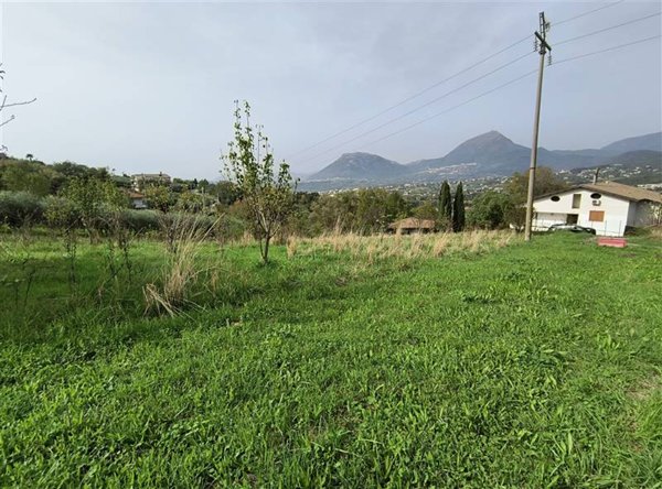 terreno agricolo in vendita a Giffoni Valle Piana in zona Ornito