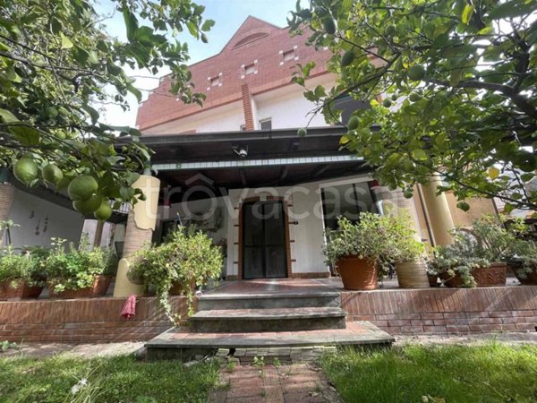 casa indipendente in vendita a Giffoni Valle Piana in zona Santa Caterina