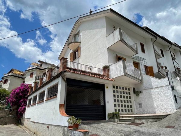 casa indipendente in vendita a Giffoni Valle Piana in zona Terravecchia