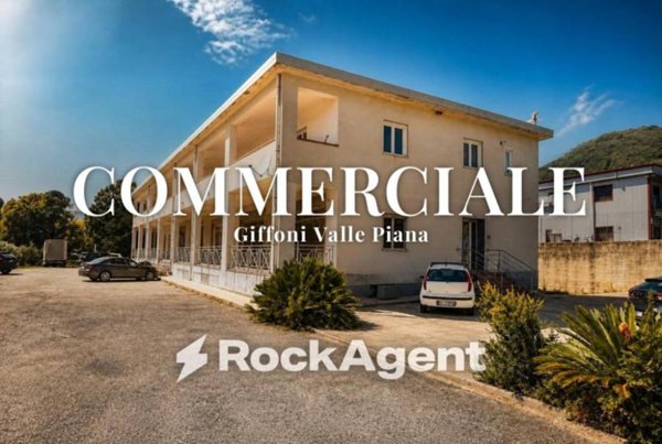 locale commerciale in vendita a Giffoni Valle Piana