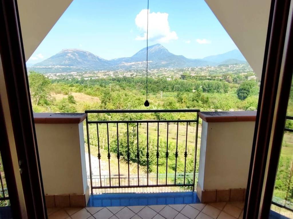 casa indipendente in vendita a Giffoni Valle Piana in zona Ornito