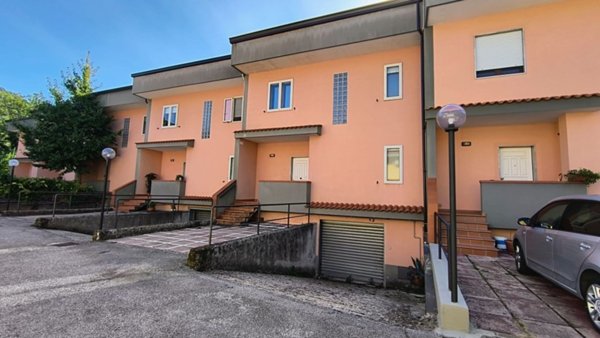 casa indipendente in vendita a Giffoni Valle Piana