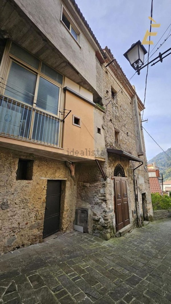appartamento in vendita a Gioi in zona Cardile